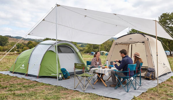 Como montar lona para acampamento